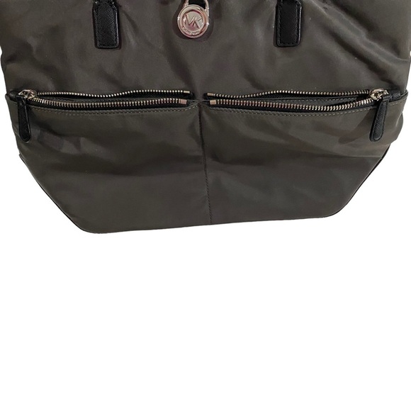 Michael Kors Gray Nylon Kempton Tote Bag Purse Zip Close 10”x15” Silver Charm - Picture 6 of 14